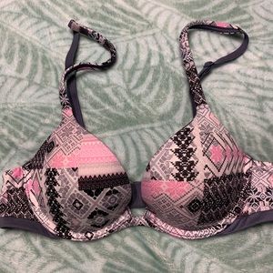Victoria Secret Body by Victoria Push Up Bra 34a